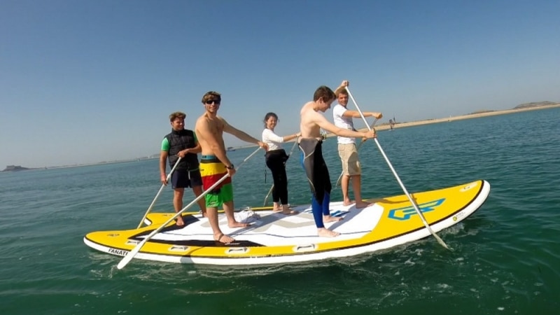 Vivez un week-end de sensations nautiques entre amis à Dinard