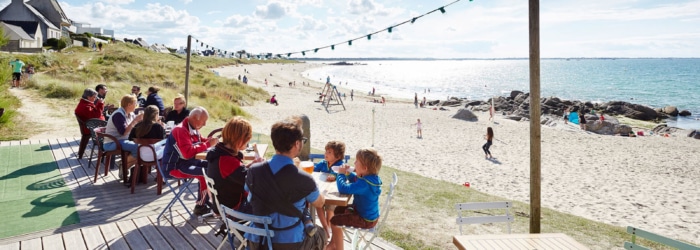 Boire un verre au Roch ar Mor sur la plage de Porsmeur