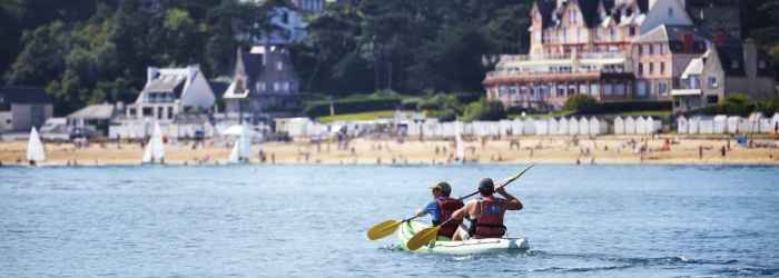 Louer un kayak au Point Passion Plage sur la grande plage de Saint-Cast Le Guildo