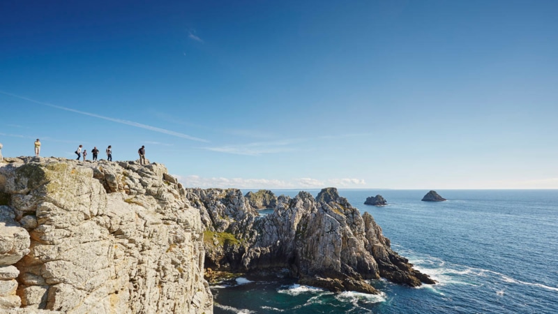 Retrouvaille entre copains à Camaret-sur-Mer pour le festival du Bout du Monde