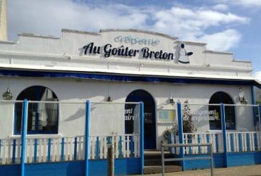 Se réchauffer avec une crêpe et un café à la crêperie Au Goûter Breton à Primel-Trégastel