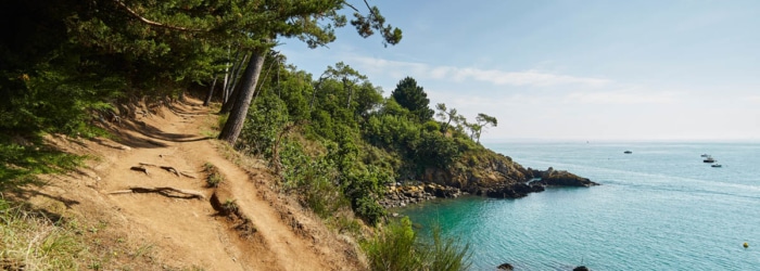 Découvrir le sentier des douaniers GR® 34 à Cancale