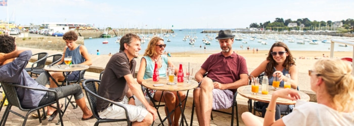 Prendre un verre avec vue mer sur le port