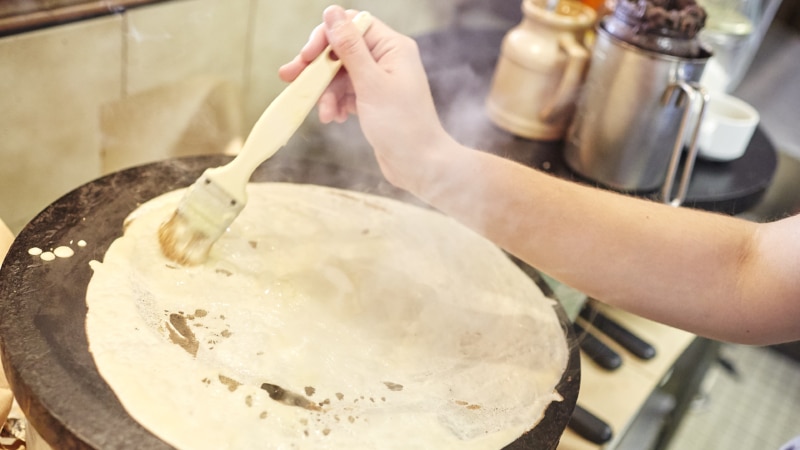 Atelier crêpe à la Crêperie du Port à Saint-Quay-Portrieux