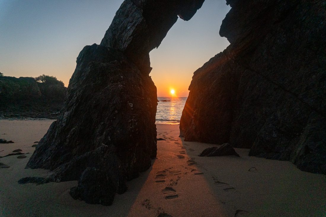 Lever du soleil à la crique de la Roche Percée