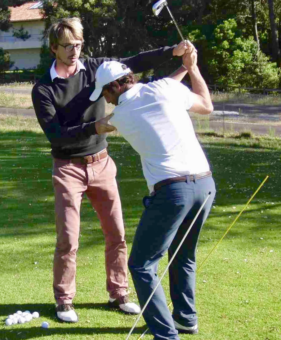 Cours de golf à Sables d’Or les Pins – Théophile Seckler