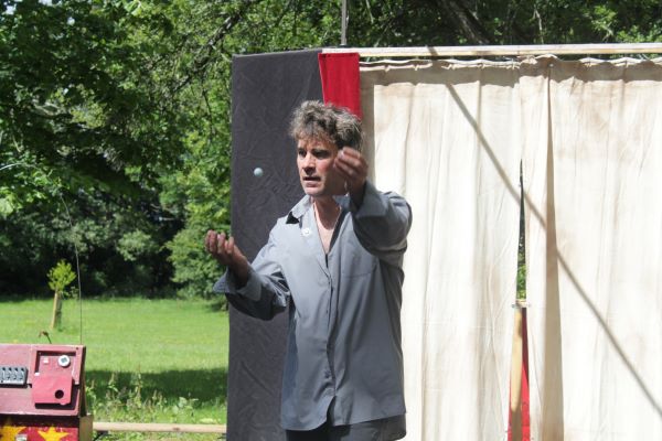 Place aux Mômes : La Plaine de Joie « L’Attirail »