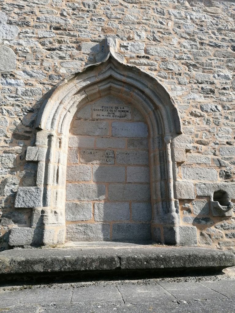 Vestiges de la chapelle Saint-Ninien